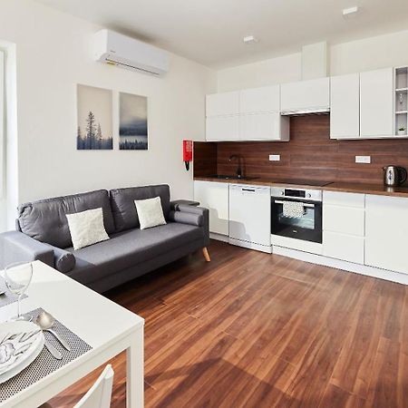 Ella Apartments Zlín Εξωτερικό φωτογραφία