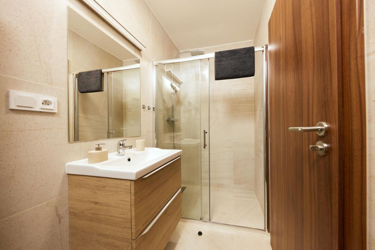 Ella Apartments Zlín Εξωτερικό φωτογραφία