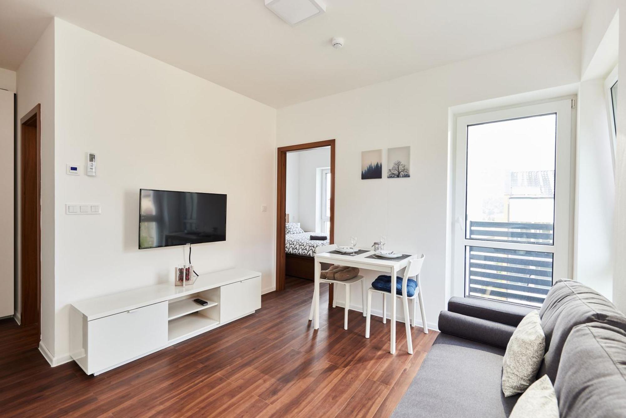 Ella Apartments Zlín Εξωτερικό φωτογραφία